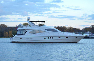 Majesty Yachts 66