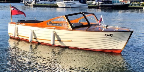 Motor yacht flying finn 17