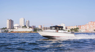 Pacifico Yachts Adventure 72