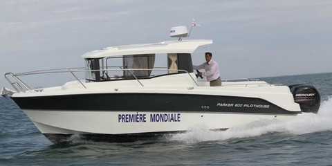Parker 800 Pilothouse