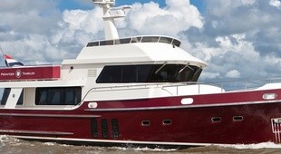 Privateer Trawler 84