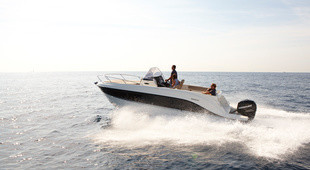 Quicksilver Activ 805 Sundeck