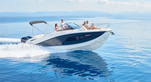 Quicksilver Activ 875 Sundeck