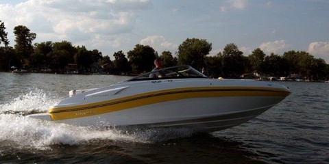 Rinker 21QX Sterndrive
