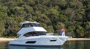 Riviera 57 Enclosed Flybridge
