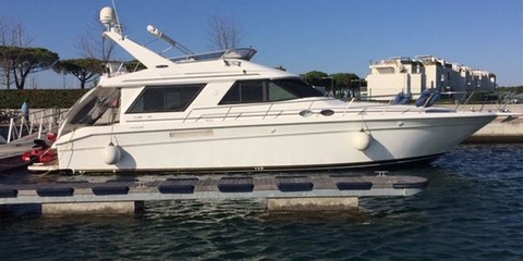 Sea ray 500 db sedan bridge