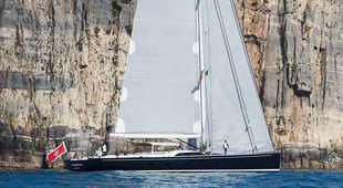 Southern Wind SW102 Raised Saloon