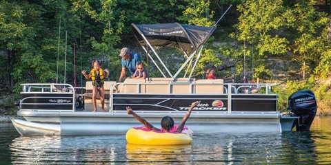 Sun Tracker Fishin Barge 20 DLX