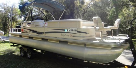 Sun tracker party barge 24