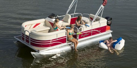 Sunchaser Boats Traverse 7516 Cruise