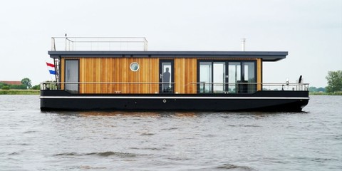 The Houseboat Migrant