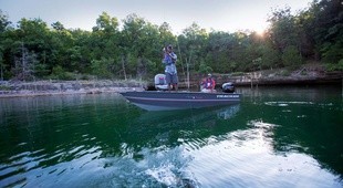 Tracker Guide V-16 Laker DLX T