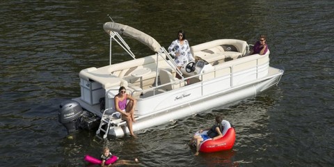 Sunchaser Boats Traverse 7518 Cruise