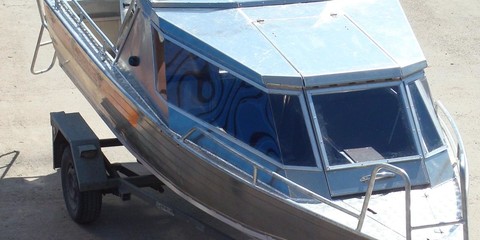 Wellboat 53 pilothouse