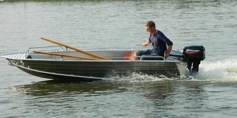 Wyatboat 390У