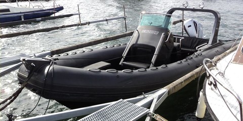 Xshore 760 rib