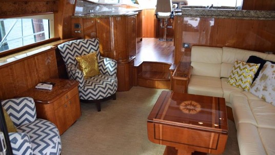 Neptunus flybridge with euro transom