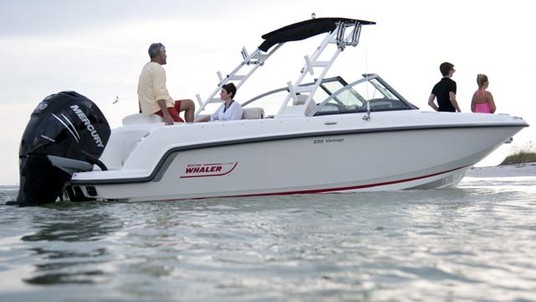 Boston Whaler 230 Vantage