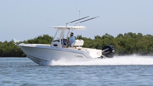 Boston Whaler 230 Outrage