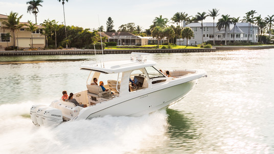 Boston Whaler 350 Realm