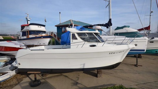 Arvor 25