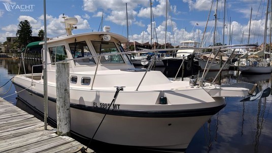 Albin Marine te flush deck