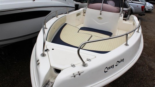 Center console beluga 550