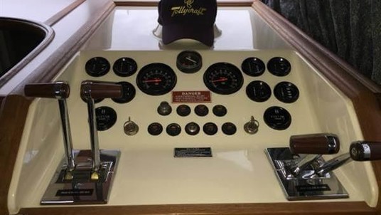 Tollycraft 34 sport sedan