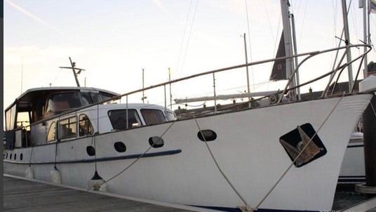 Classic liveaboard motoryacht