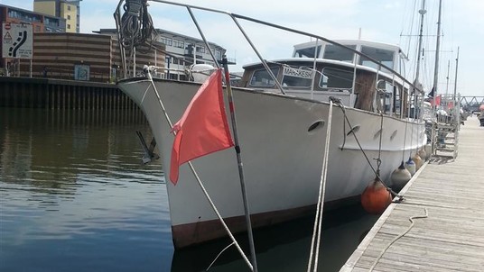Nicholas vitsen & vis dutch steel boat
