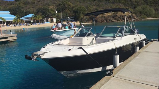 Robalo r247dc