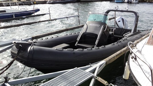 Xshore 760 rib