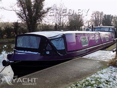 Wide beam 57ft cruiser stern