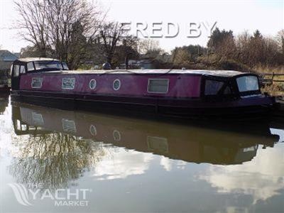Wide beam 57ft cruiser stern