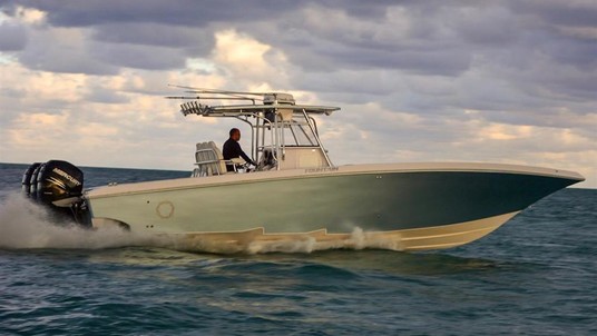 Fountain 38 center console te