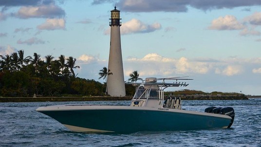 Fountain 38 center console te