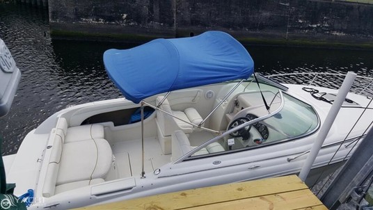 Sea ray 225 weekender