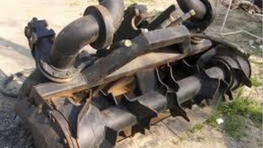 Amphibious watermaster dredger