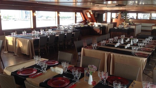 320pax dinner/cruise boat