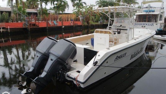 Angler Pro Boats 2900 center console