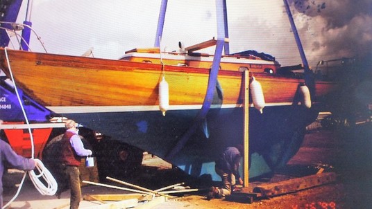 Classic cruising yacht