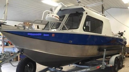 Hewescraft alaskan pilot 2600