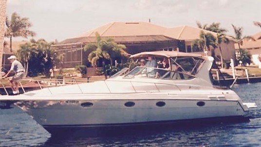 Cruisers yachts 3375 express