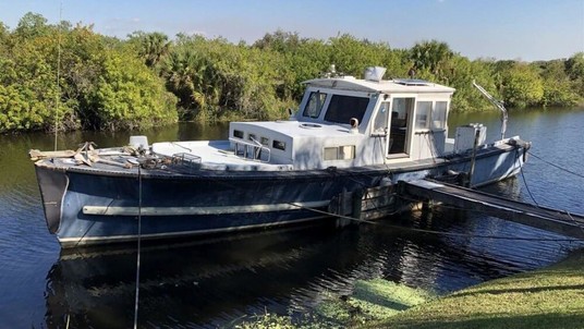 Uniflite navy 50 utility boat