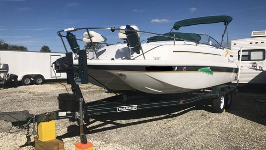 Splendor 240 cuddy cabin