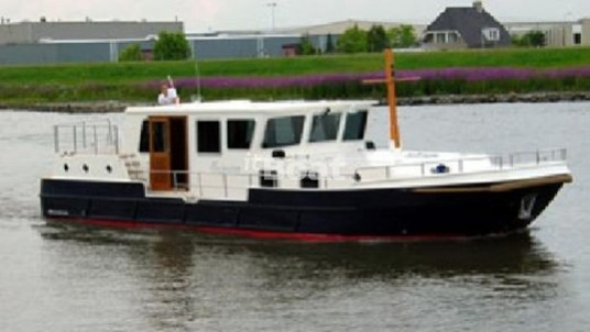 Altena Canal Cruiser