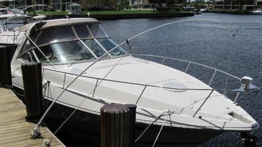 Cruisers yachts 3470 express