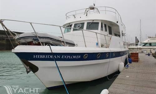 Aquastar custom flybridge 50