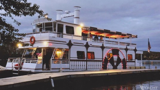 60 x 16 tri-toon passenger vessel