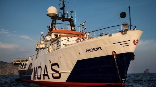 Custom expedition yacht